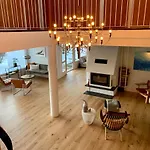 Villa Large Architect Designed In Centre Hamar