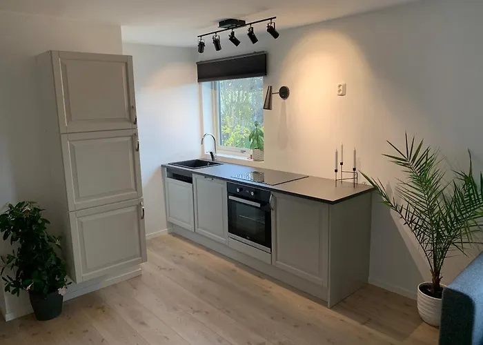 Vila Large Architect Designed In Centre *