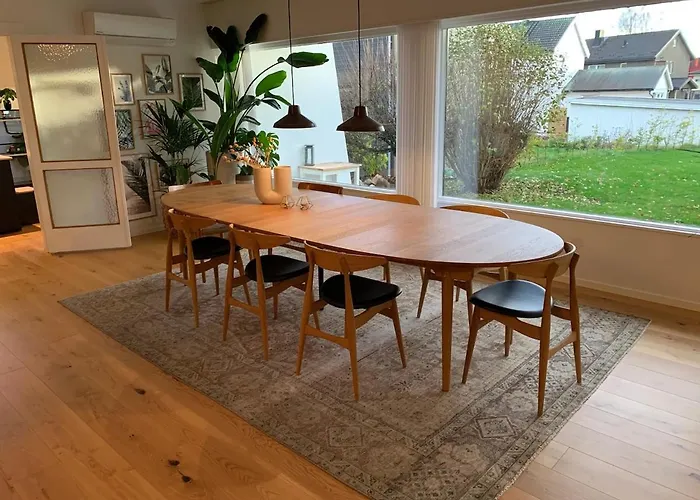 Large Architect Designed In Centre * Hamar (Hedmark)