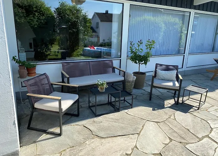 Vila Large Architect Designed In Centre *