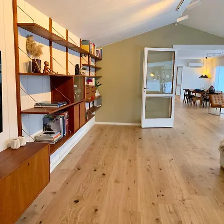 Villa Large Architect Designed In Centre